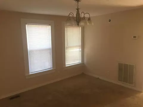 5825 2nd Ln, Knoxville, TN 37912 photo 2