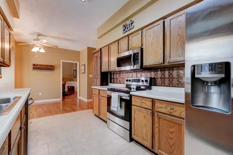 3917 Stonebridge Dr, Powell, TN 37849 photo 7