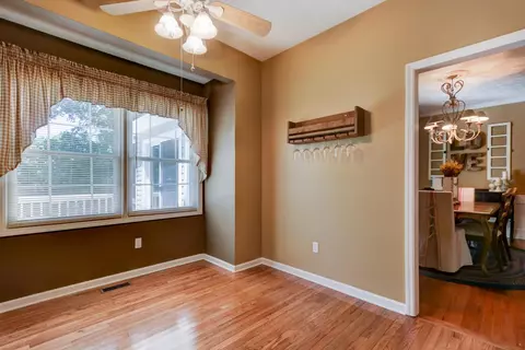 3917 Stonebridge Dr, Powell, TN 37849 photo 10