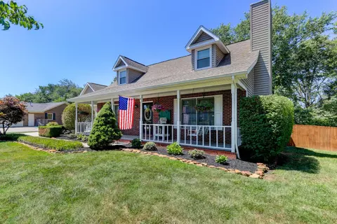 3917 Stonebridge Dr, Powell, TN 37849 photo 3