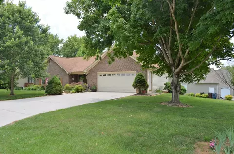 3913 Stonebridge Dr, Powell, TN 37849 photo 4