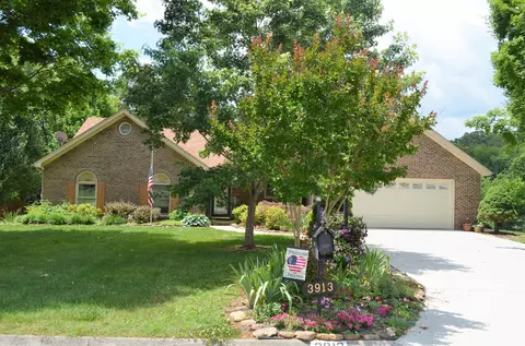 3913 Stonebridge Dr, Powell, TN 37849 photo 3
