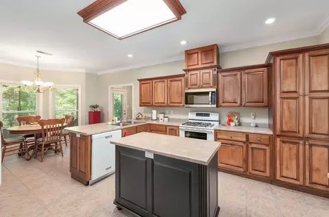Kitchen - 547 Willoughby Rd, Beech Bluff, TN 38313 photo 2 of 4