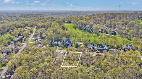 165 Brokenwood Ln, Crossville, TN 38558