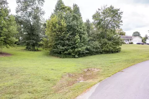 32 Arlis Ave, Dayton, TN 37321
