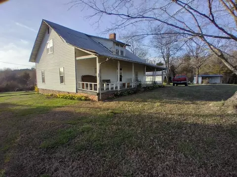 132 Chestua Ln, Madisonville, TN 37354
