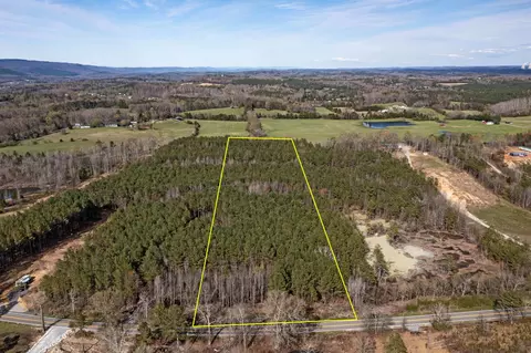1095 White Flats Rd, Evensville, TN 37332
