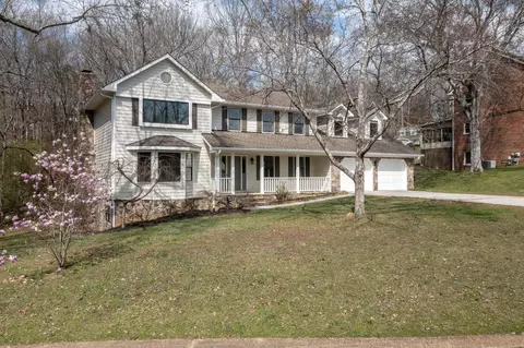 1805 Connies Ln, Hixson, TN 37343