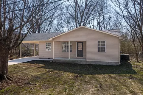 1421 Pikeville Ave, Graysville, TN 37338