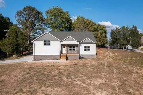 590 Edgewater Rd, Dayton, TN 37321