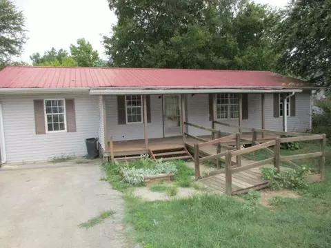 121 Pine St, Dayton, TN 37321 photo 1