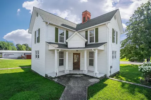 15 Spring St, Spencer, TN 38585