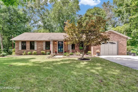 1613 Mcilvaine Dr, Maryville, TN 37803