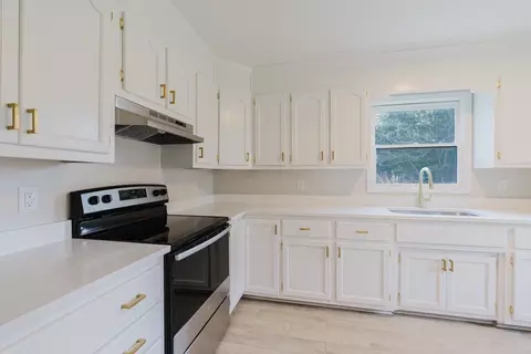 Kitchen - 103 Cage Cir, Dickson, TN 37055 photo 1 of 3