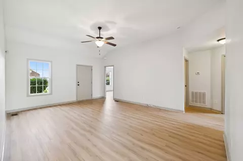 607 Berry Cir, Springfield, TN 37172 photo 8
