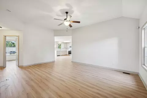 607 Berry Cir, Springfield, TN 37172 photo 7