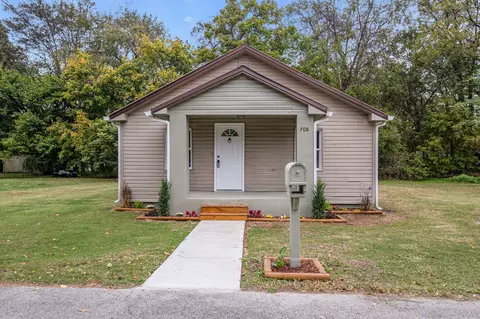 708 Gray St, Mount Pleasant, TN 38474