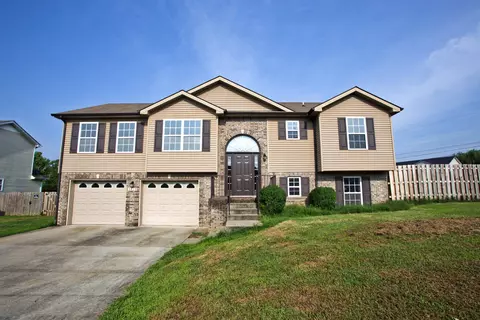 3420 Bradfield Dr, Clarksville, TN 37042