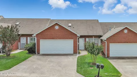 2526 Glen Meadow Rd, Knoxville, TN 37909