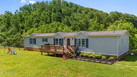 3917 Shipe Rd, Corryton, TN 37721