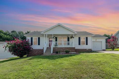 1335 Chucker Dr, Clarksville, TN 37042
