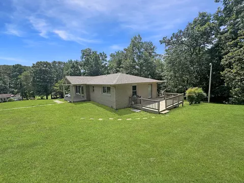 312 Valley View Rd, Dover, TN 37058