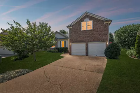 3260 River Walk Dr, Nashville, TN 37214