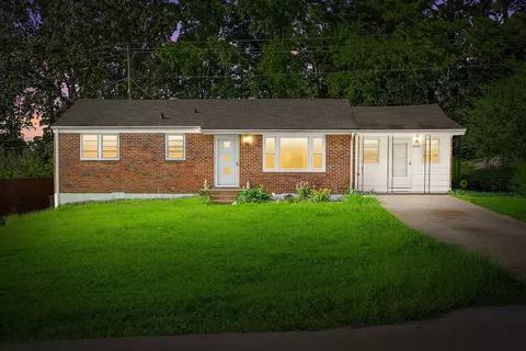 2027 Montgomery Pkwy, Clarksville, TN 37043