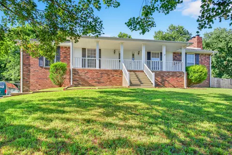 1017 Hillshire Dr, Clarksville, TN 37043