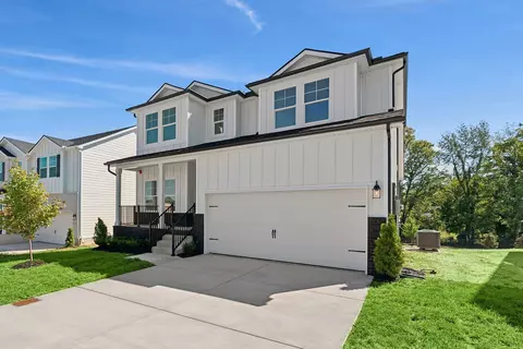 3155 Rolling Brook Dr, Columbia, TN 38401