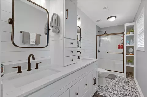 Bath - 2137 Lee Rd, Spring Hill, TN 37174 photo 1 of 4