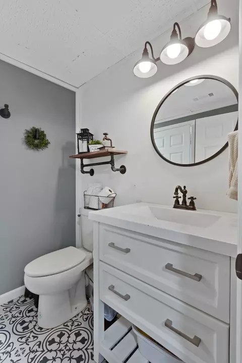 Bath - 2137 Lee Rd, Spring Hill, TN 37174 photo 4 of 4