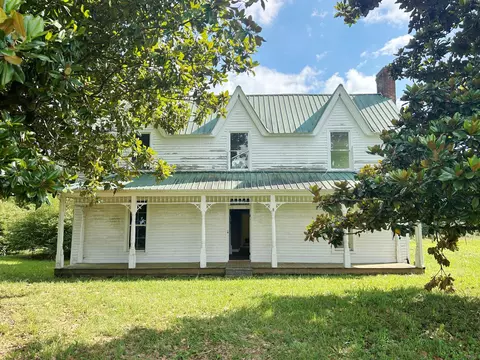 1076 Willis Mcginnis Rd, Smithville, TN 37166