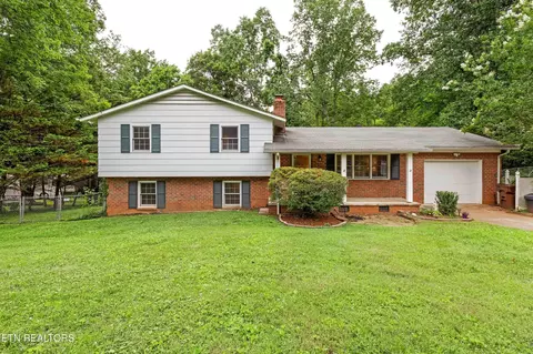 2001 Walnut Hills Dr, Knoxville, TN 37920