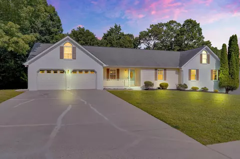 656 Blue Bird Ln, Ringgold, GA 30736