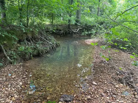 11 Old Hwy 18, Tennessee Ridge, TN 37178