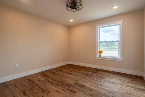 Bedroom - 194 Beartown Rd, Loretto, TN 38469 photo 4 of 7
