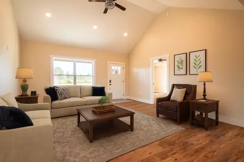 Living - 194 Beartown Rd, Loretto, TN 38469 photo 1 of 5