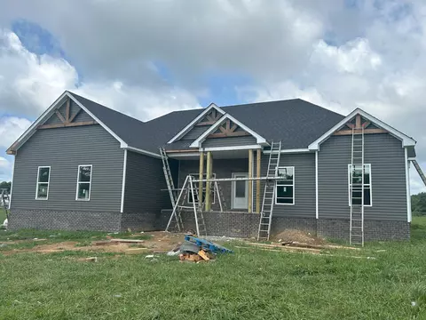 257 Creekside Ln, Lafayette, TN 37083