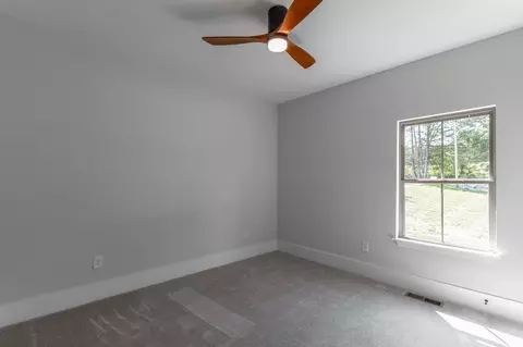 Bedroom - 7645 Grasshopper Rd, Georgetown, TN 37336 photo 6 of 7