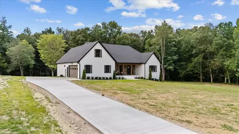1041 Twin Pine Rd, Dickson, TN 37055