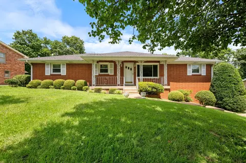 504 Harding Pl, Nashville, TN 37211
