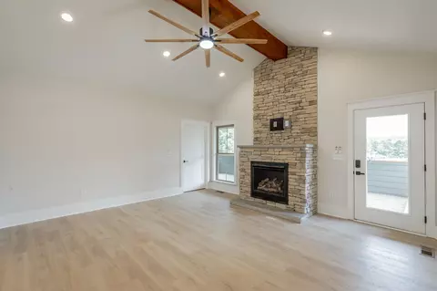 Living - 7639 Grasshopper Rd, Georgetown, TN 37336 photo 4 of 7