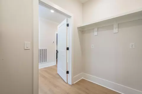 Entry Way - 7639 Grasshopper Rd, Georgetown, TN 37336 photo 8 of 11