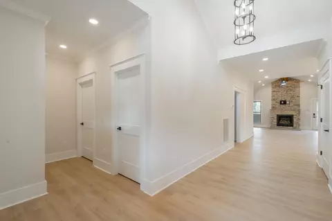 Entry Way - 7639 Grasshopper Rd, Georgetown, TN 37336 photo 2 of 11