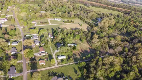 1806 Monroe St, Sweetwater, TN 37874
