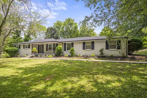 512 Utley Dr, Goodlettsville, TN 37072