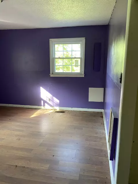 Bedroom - 972 Fall River Rd, Goodspring, TN 38460 photo 2 of 2