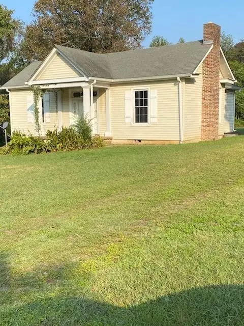 Exterior - 972 Fall River Rd, Goodspring, TN 38460 photo 3 of 13