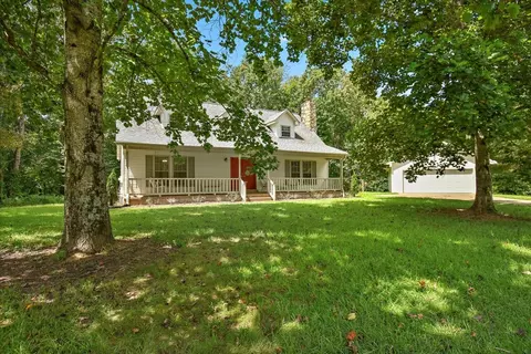 108 W Cliff Dr, Lawrenceburg, TN 38464